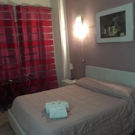 Spqr Bed and Breakfast *